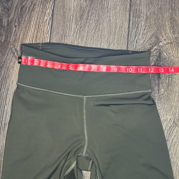 Lululemon High Rise Olive Leggings Size 4 | Sculpting Back Seam & Zip Pocket - Picture 10 of 15